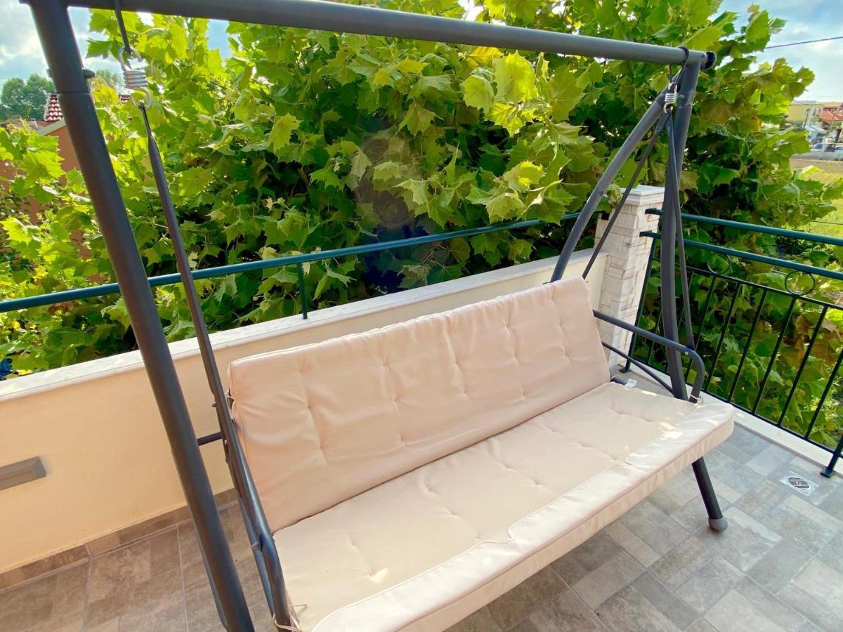 Asteraki Poolside Apartment By Dadovillas アカラヴィ エクステリア 写真